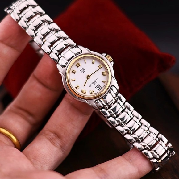 Vintage Givenchy Women’s Watch - Picture 3 of 6